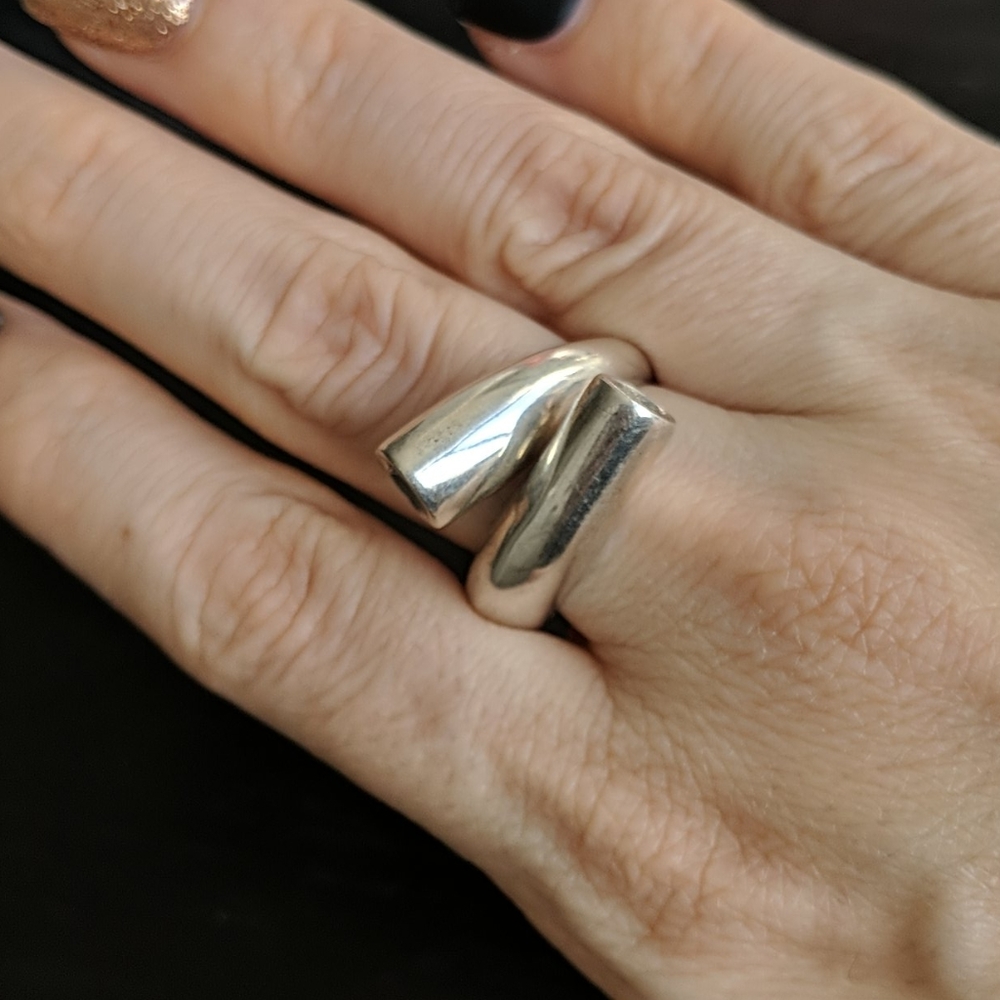 Silver ring - Picture 2 of 3